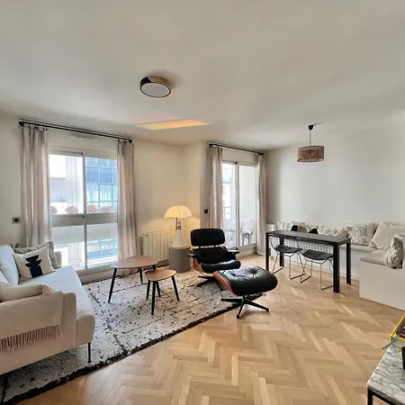 Apartment Luxelevallois Chic With Balcony 800 Meters From Paris *